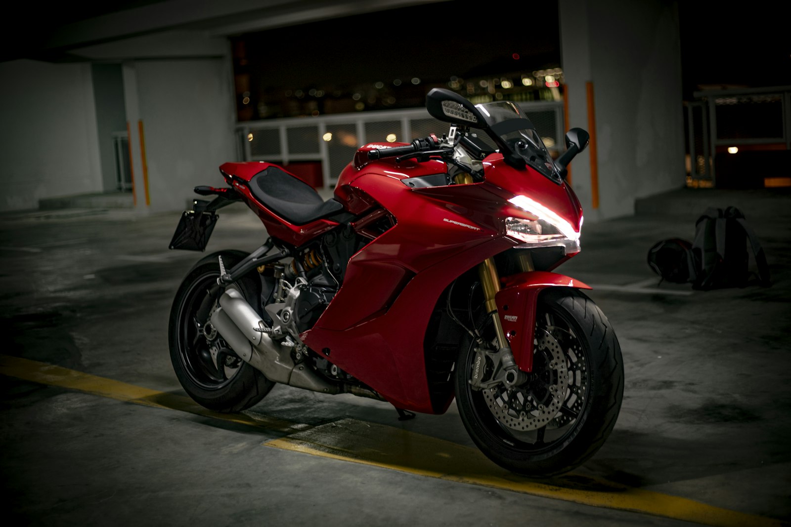 Moto esportiva à venda na DeD Motos